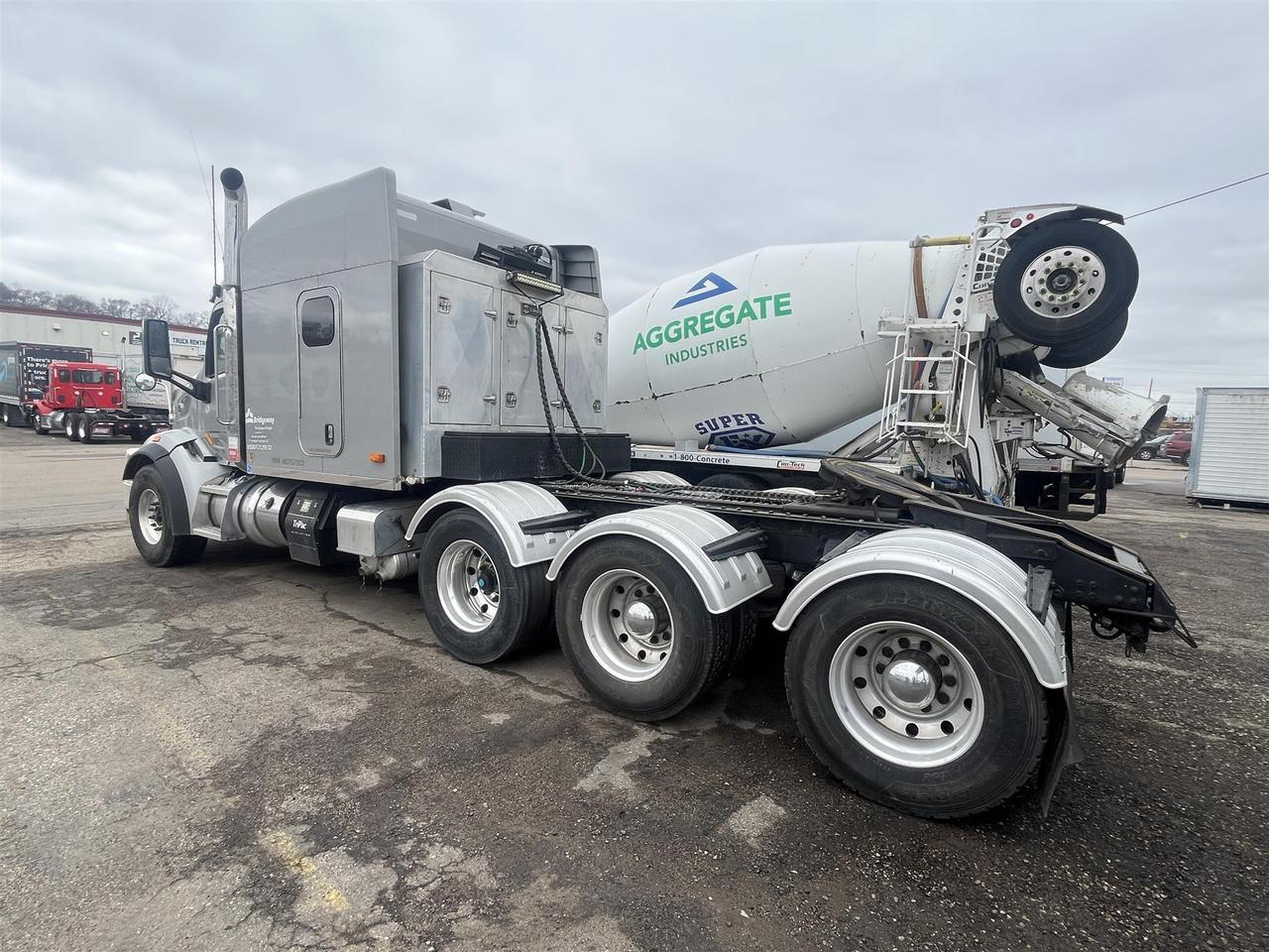 2021 Peterbilt 567 80&quot; Rochester MN