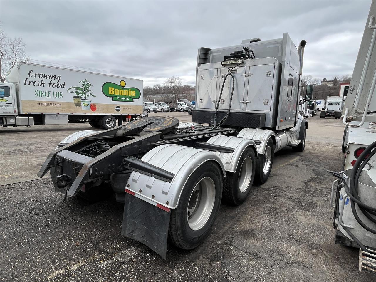 2021 Peterbilt 567 80&quot; Rochester MN