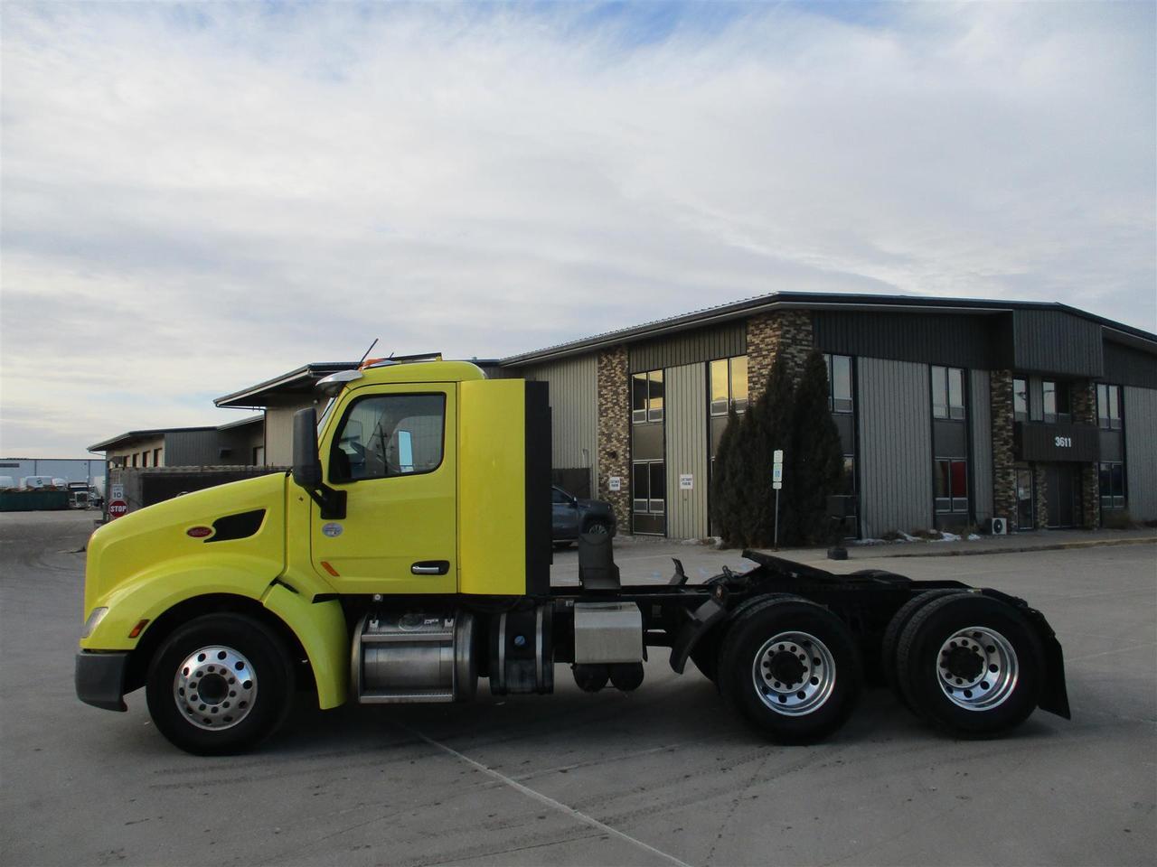 2021 Peterbilt 579 Rochester MN