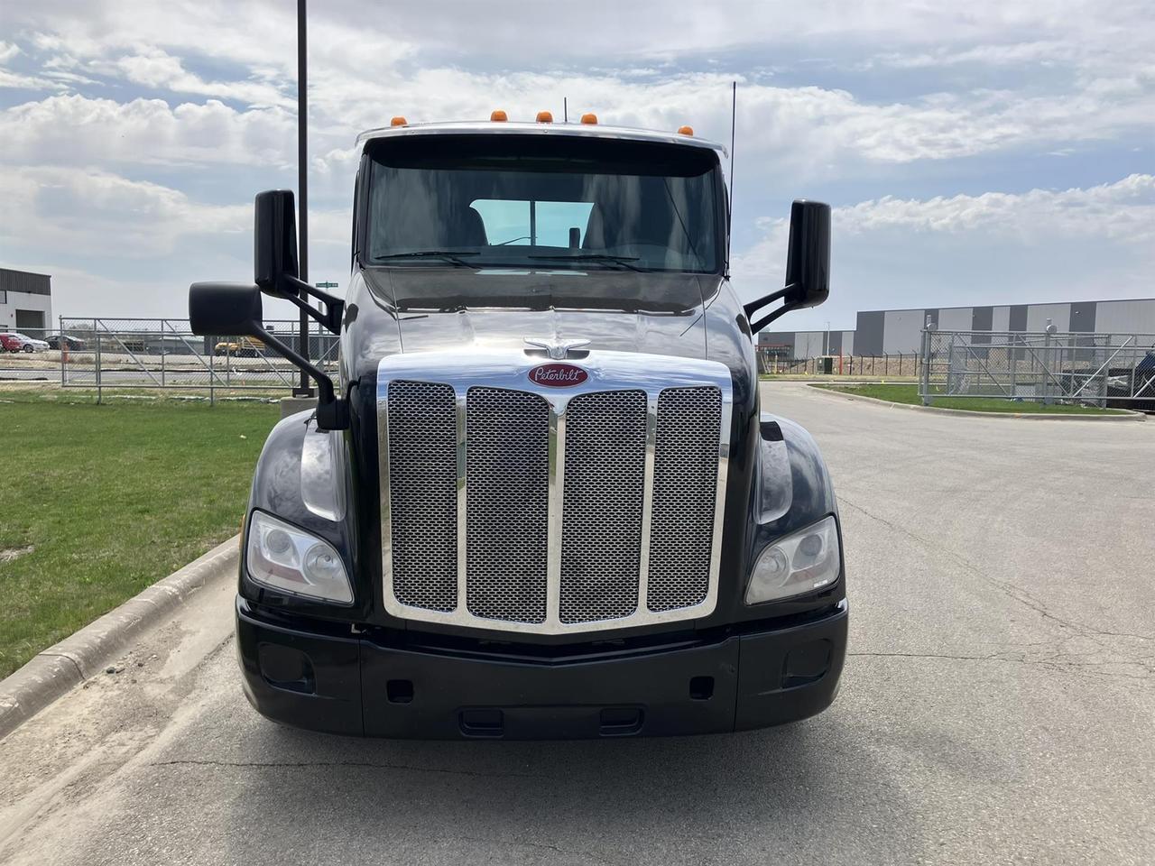 2021 Peterbilt 579 Non-Sleeper