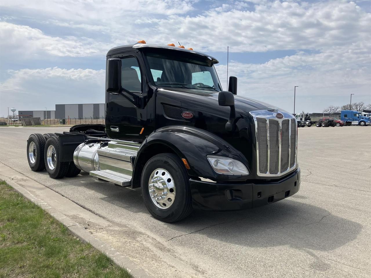 2021 Peterbilt 579 Non-Sleeper