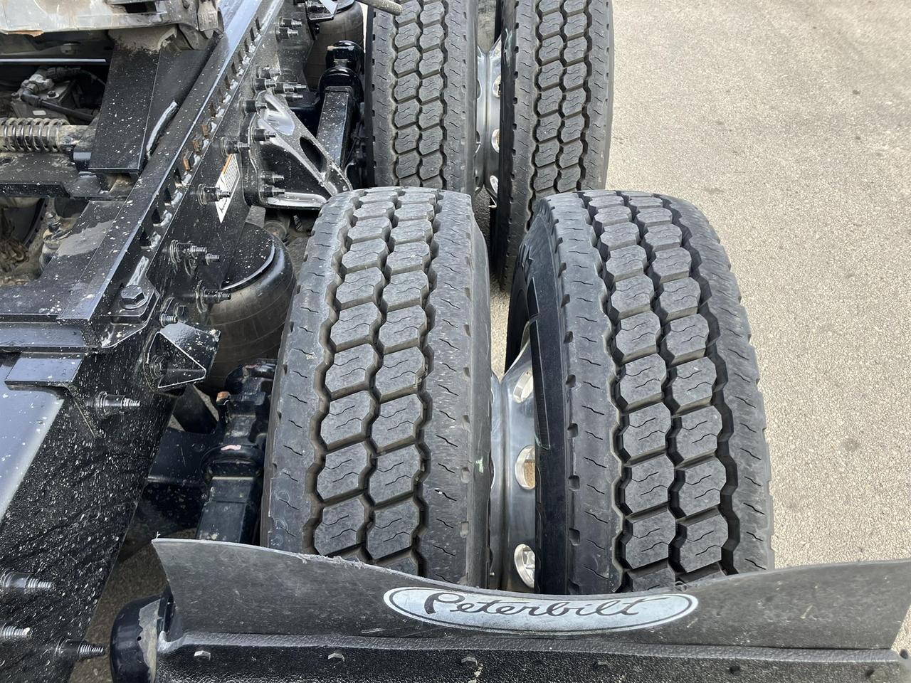 2021 Peterbilt 579 Rochester MN