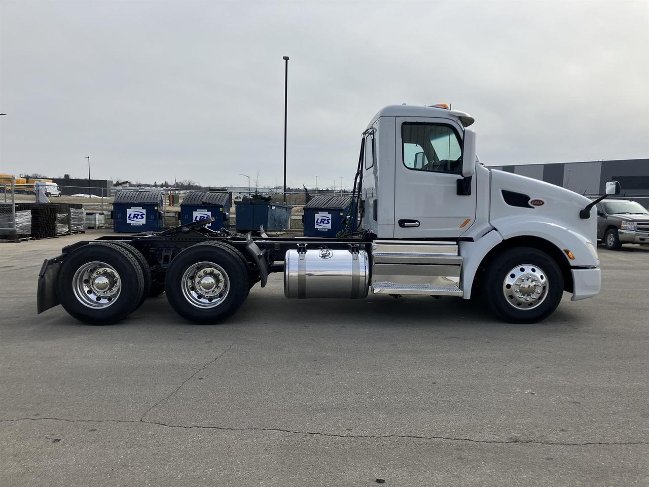 2021 Peterbilt 579 in Rochester, MN — photo 4