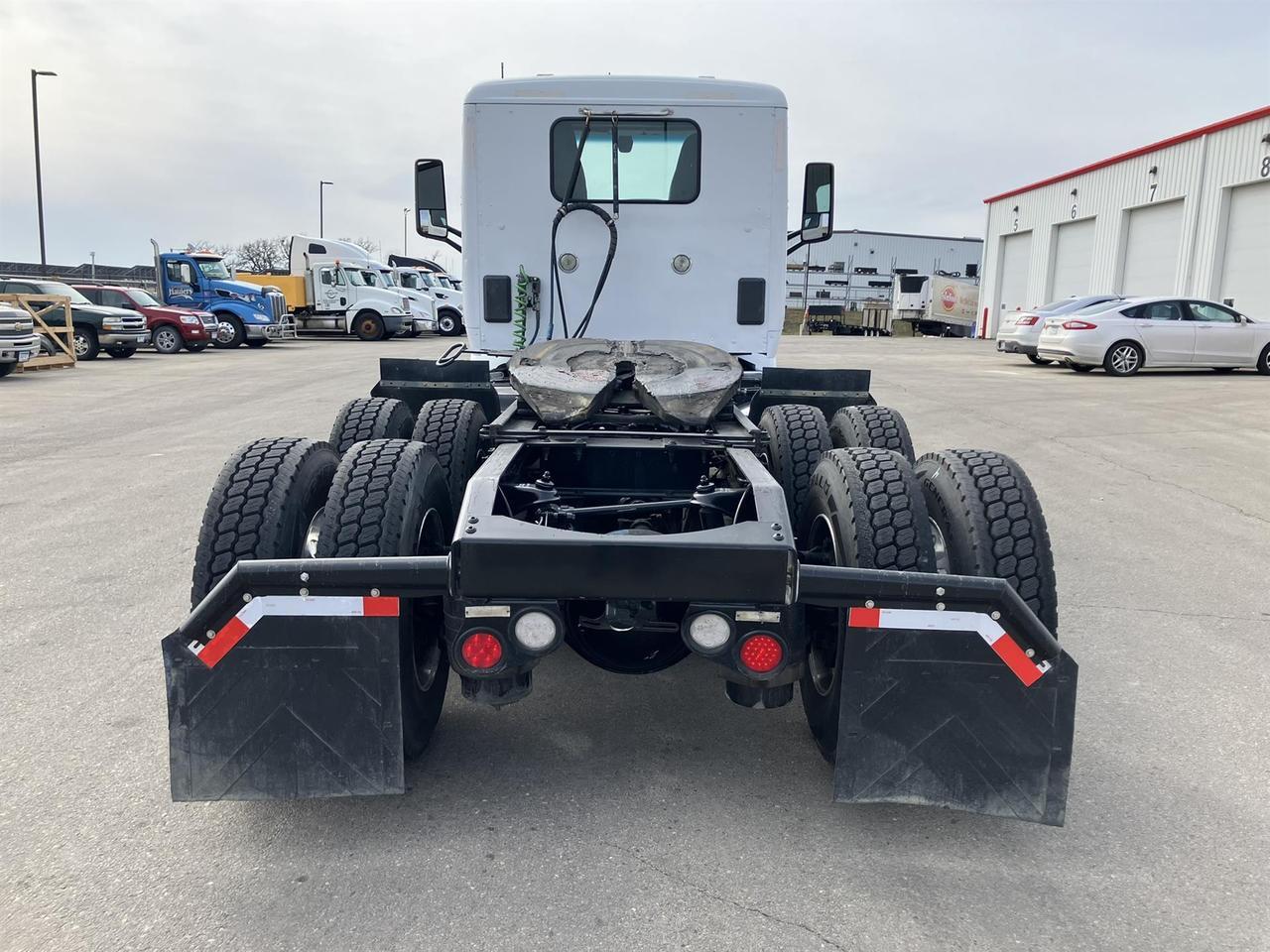 2021 Peterbilt 579 in Rochester, MN — photo 5