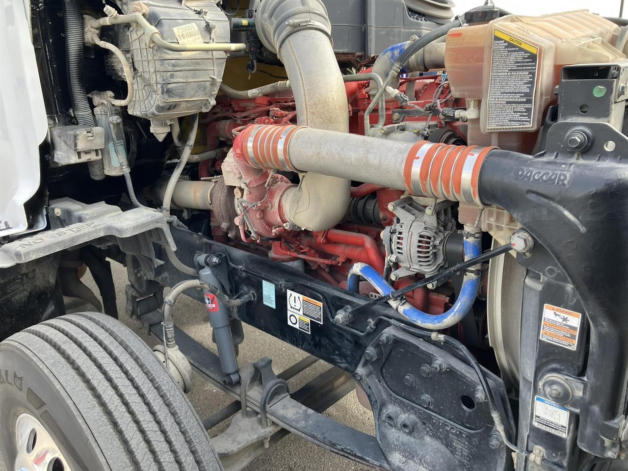 2021 Peterbilt 579 in Rochester, MN — photo 6