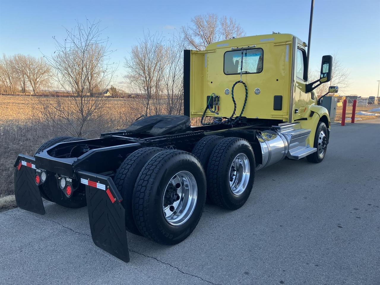 2021 Peterbilt 579 Rochester MN