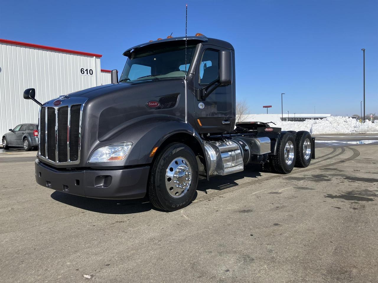 2021 Peterbilt 579 Non-Sleeper