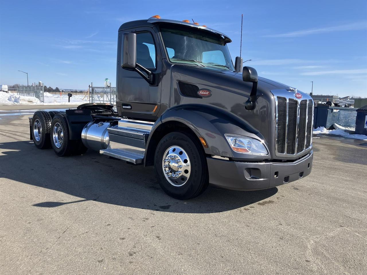 2021 Peterbilt 579 Non-Sleeper