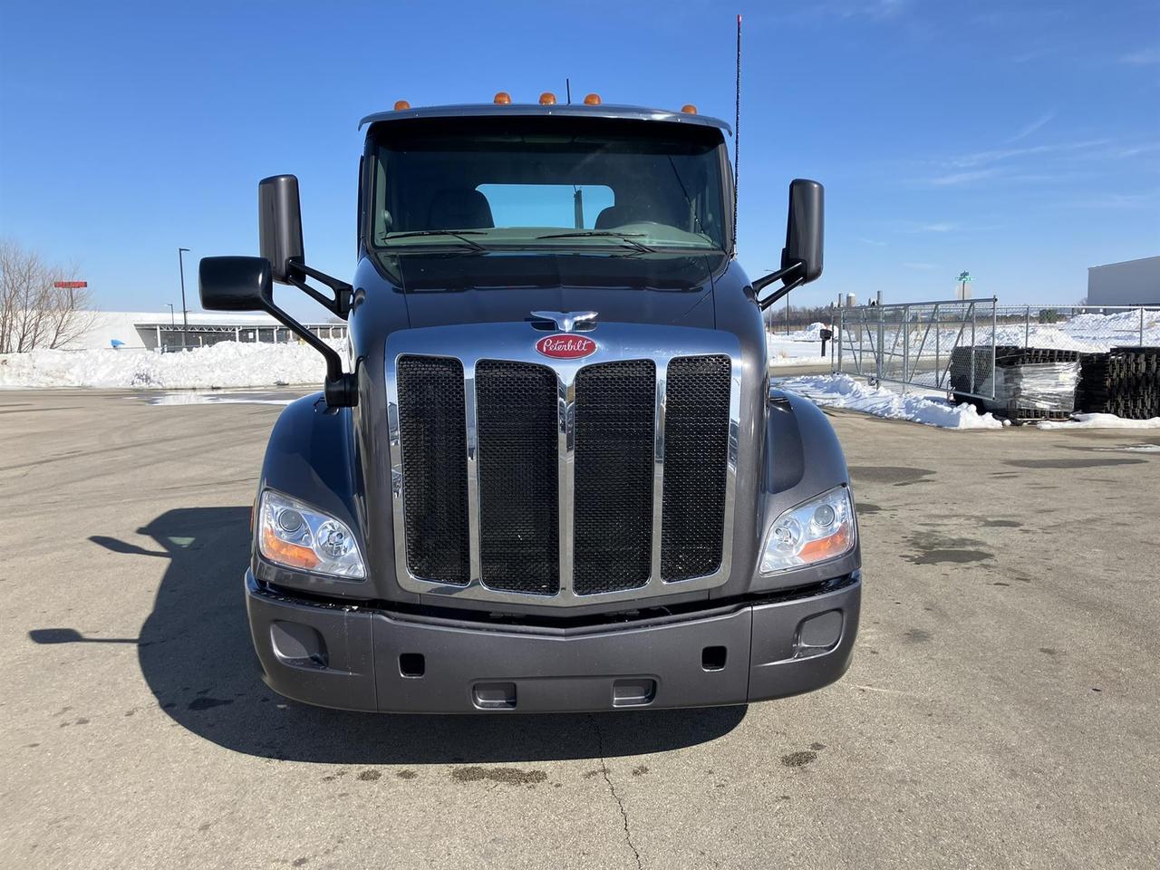 2021 Peterbilt 579 Non-Sleeper