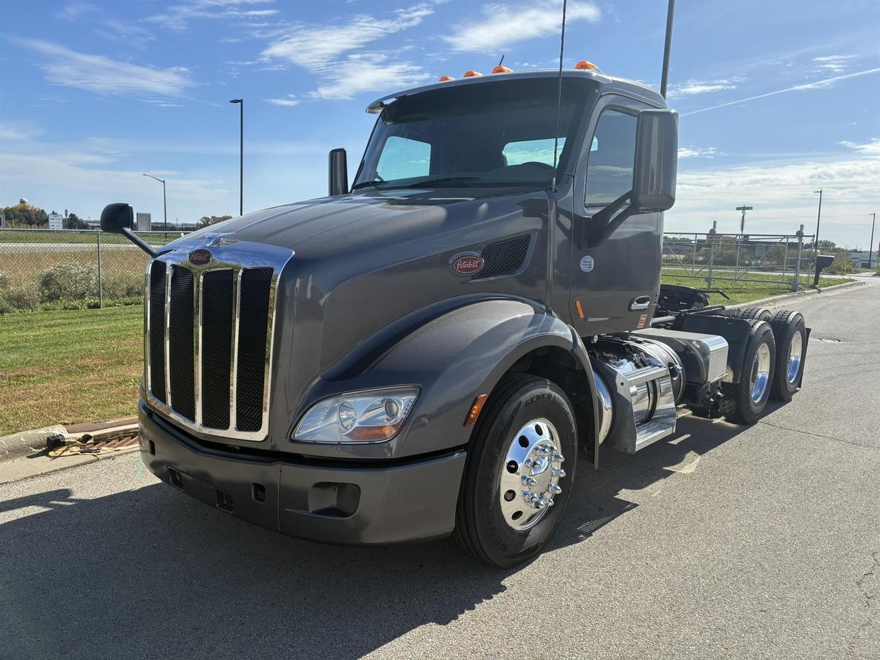 2021 Peterbilt 579 Non-Sleeper