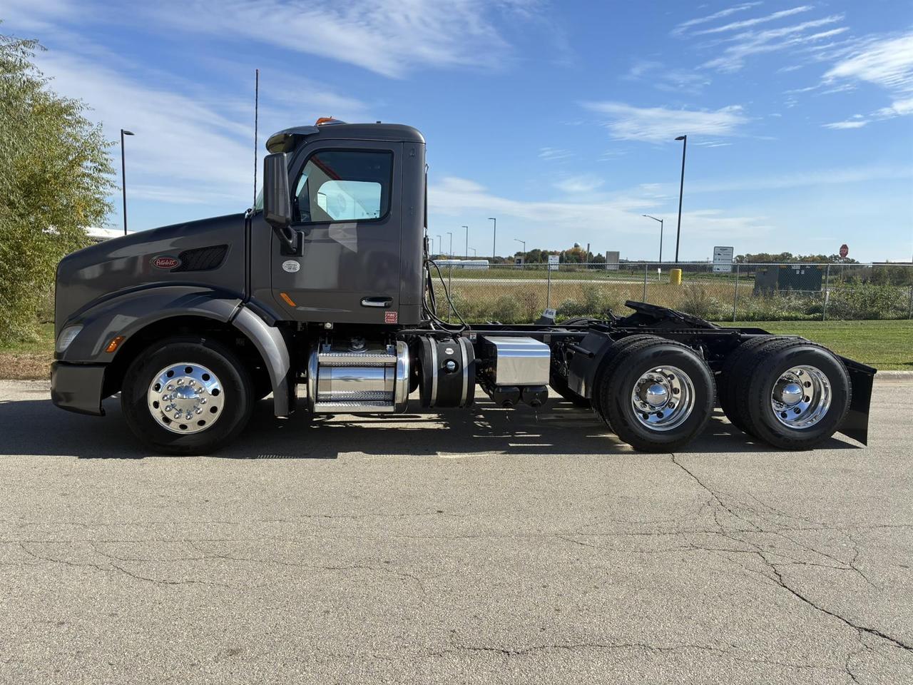 2021 Peterbilt 579 Non-Sleeper