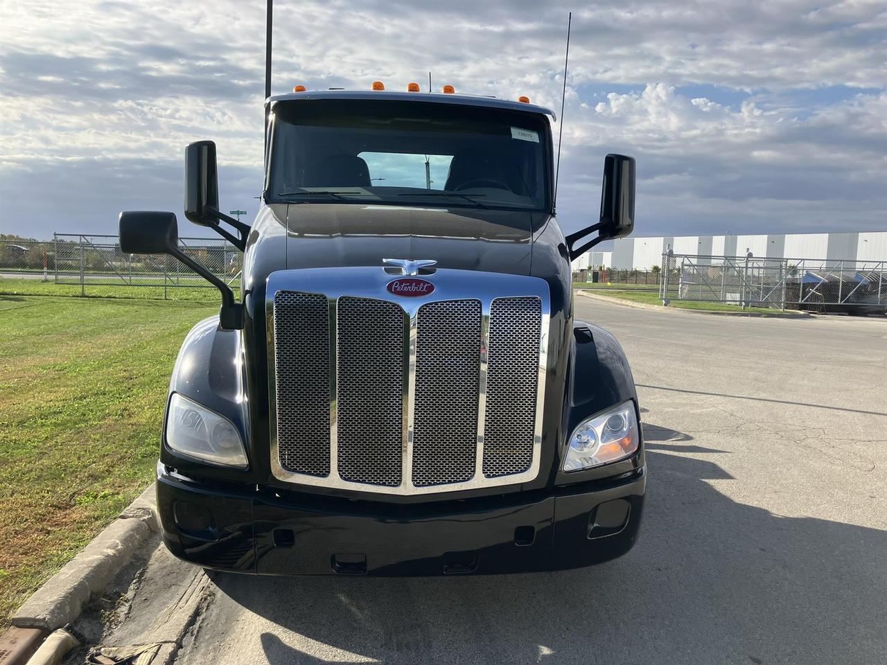2021 Peterbilt 579 Non-Sleeper