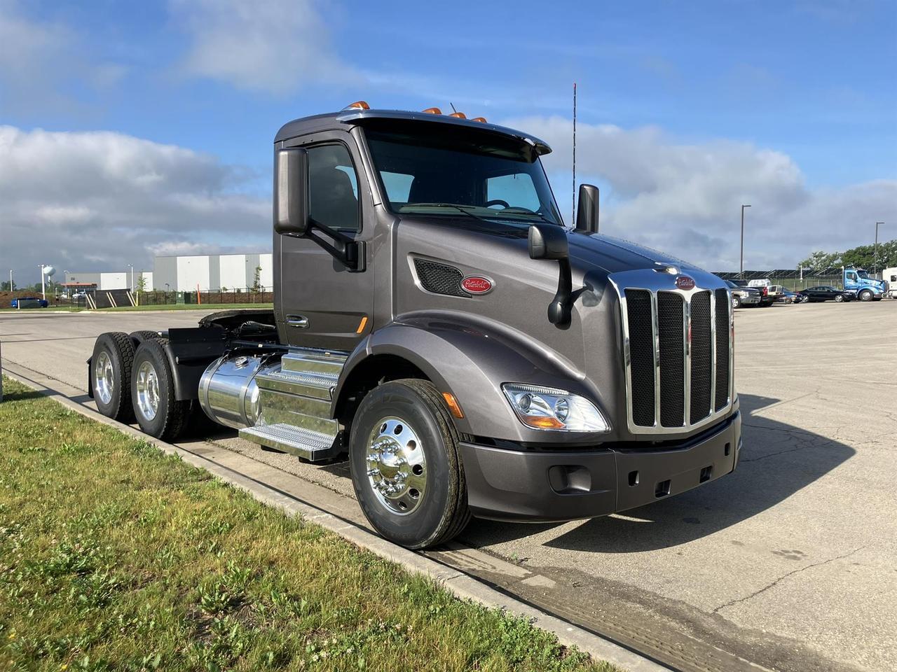2021 Peterbilt 579 Non-Sleeper