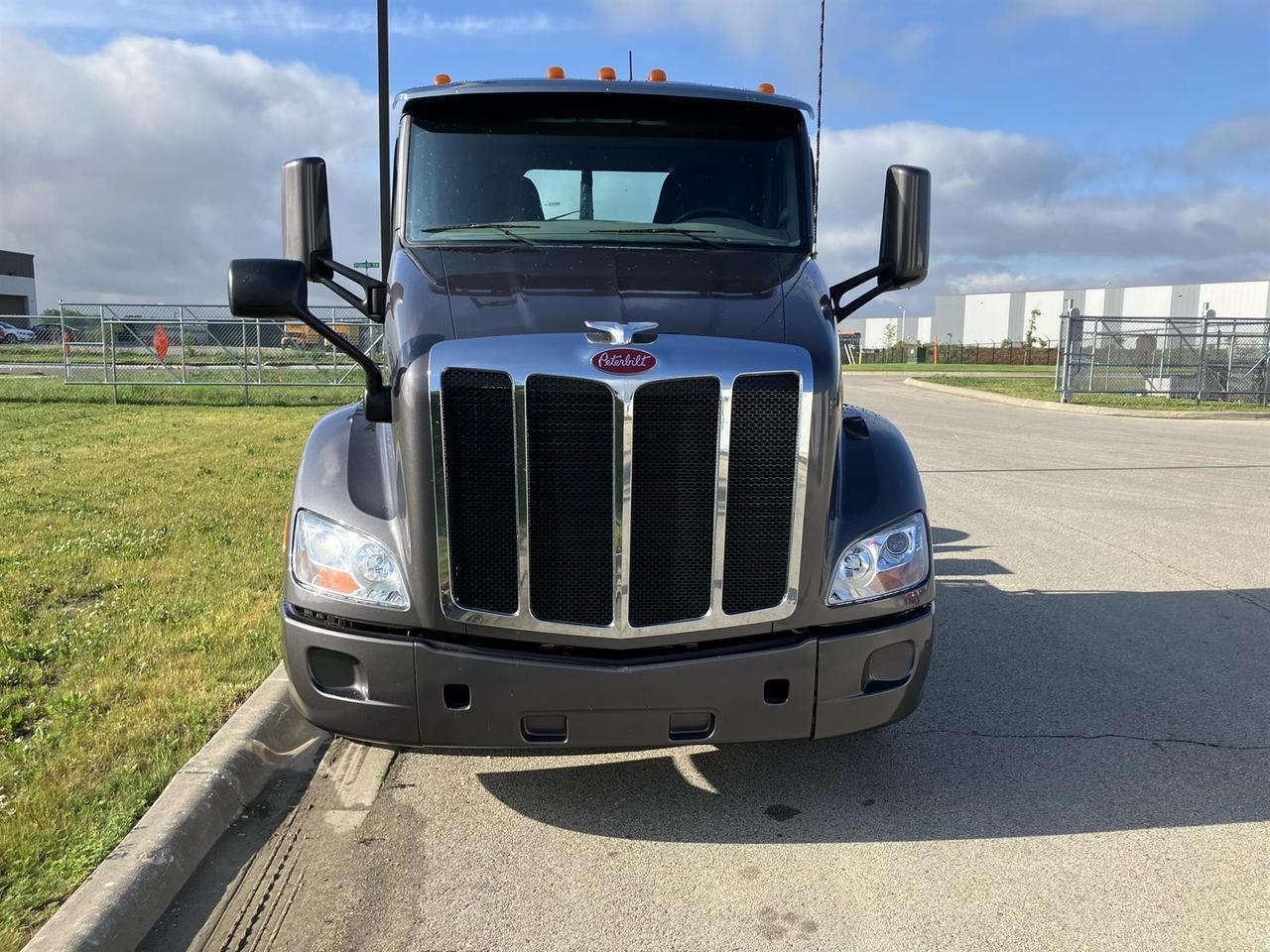 2021 Peterbilt 579 Non-Sleeper