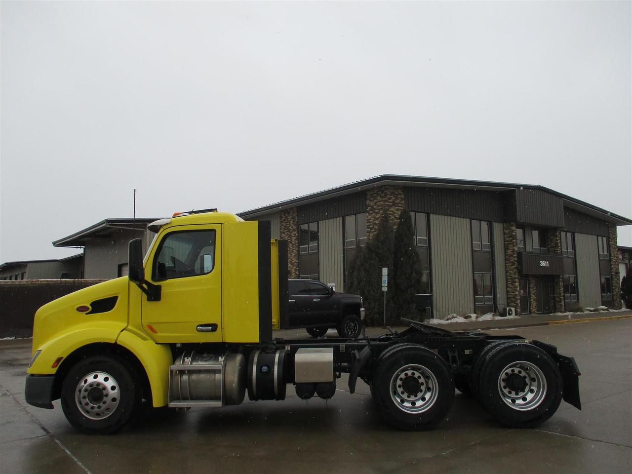 2021 Peterbilt 579 Rochester MN
