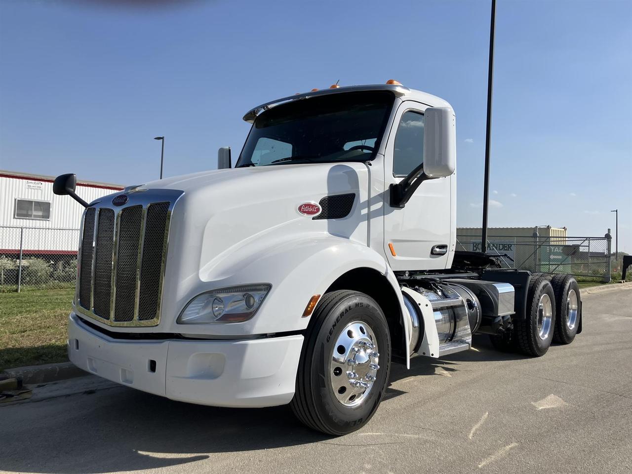 2021 Peterbilt 579 Fargo ND