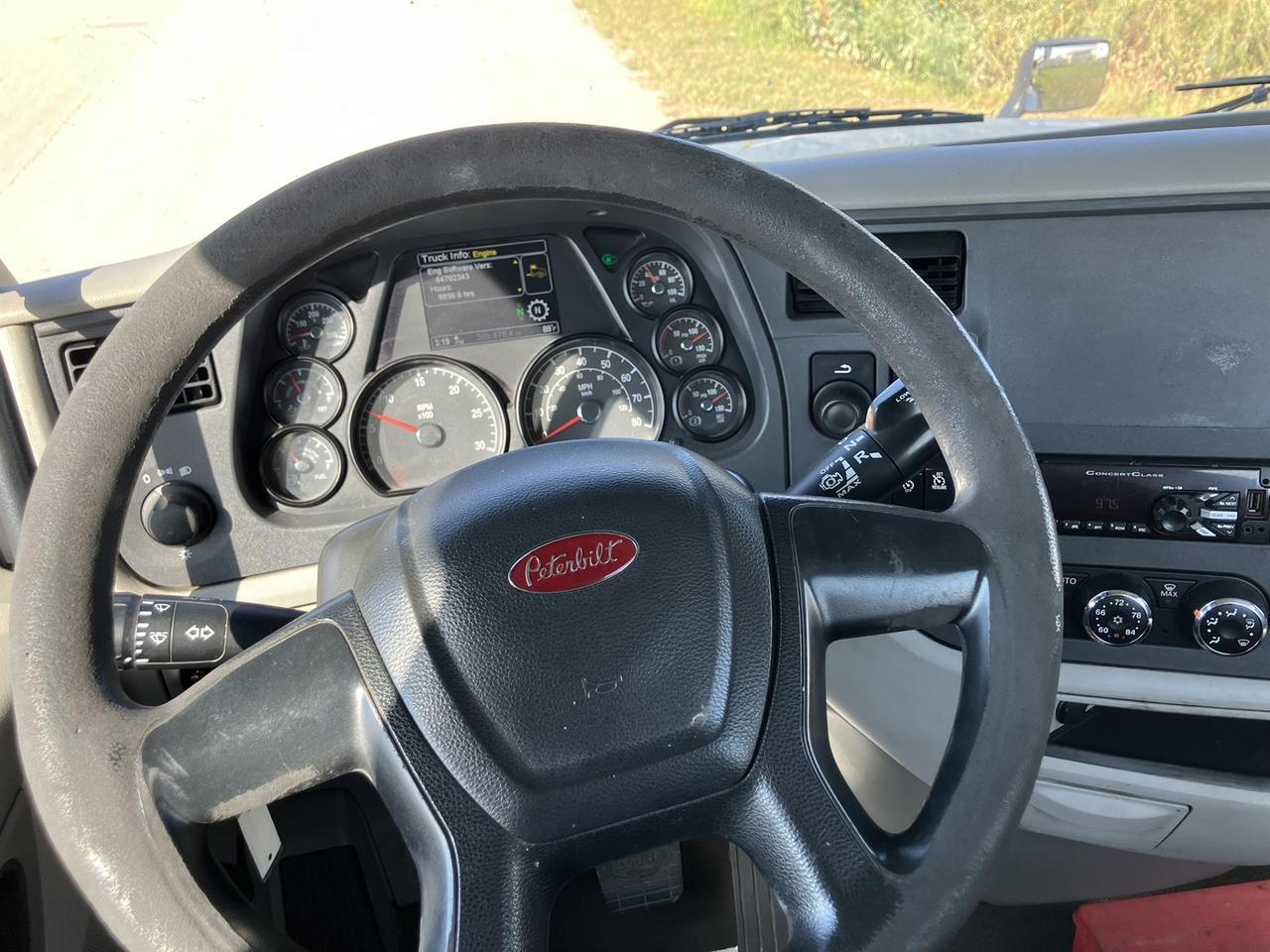 2021 Peterbilt 579 Fargo ND