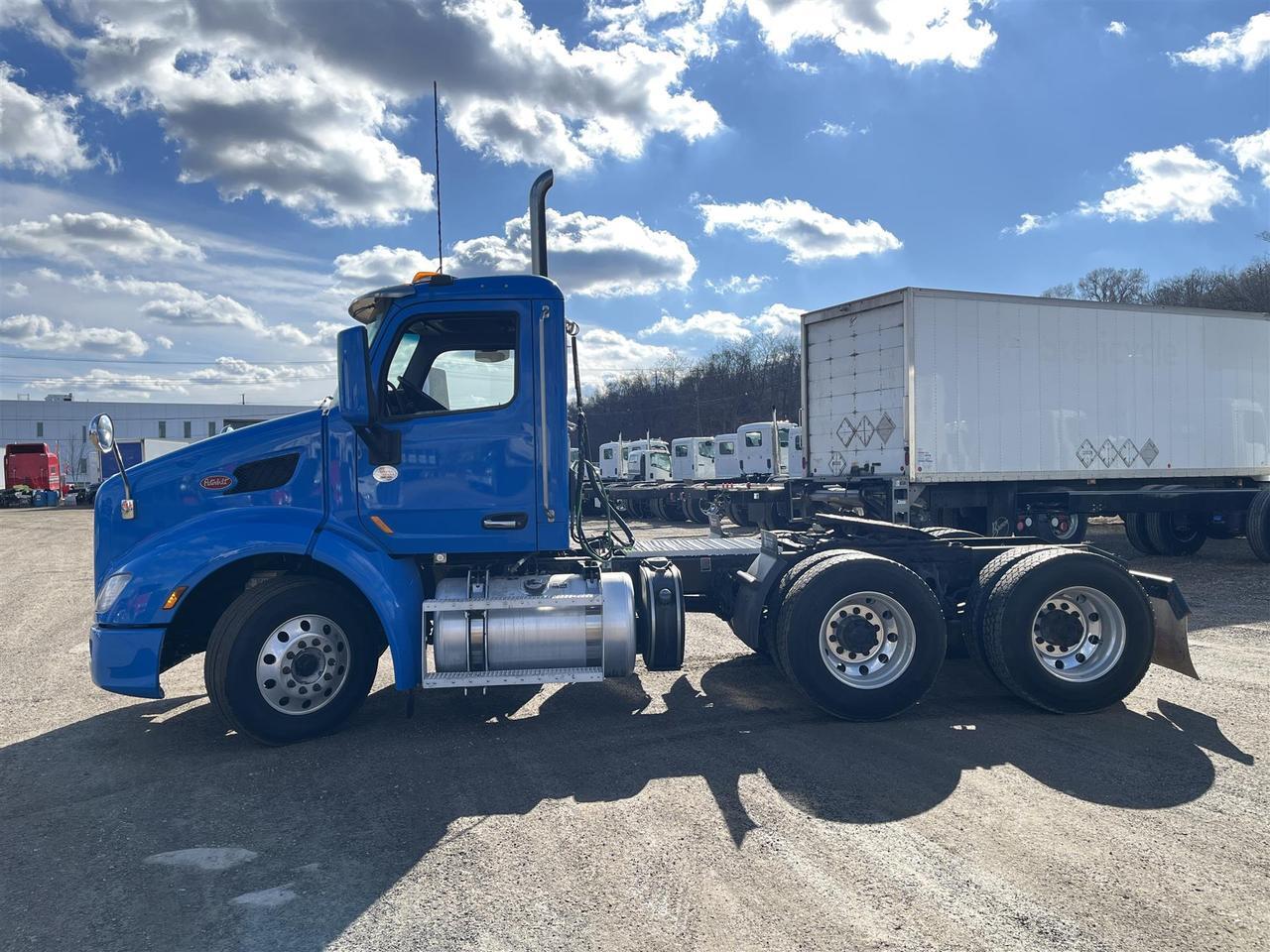 2021 Peterbilt 579 Non-Sleeper