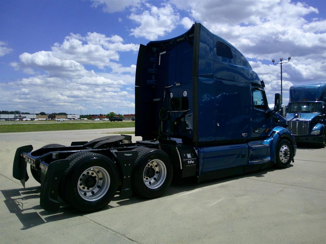 2021 Peterbilt 579 Fargo ND