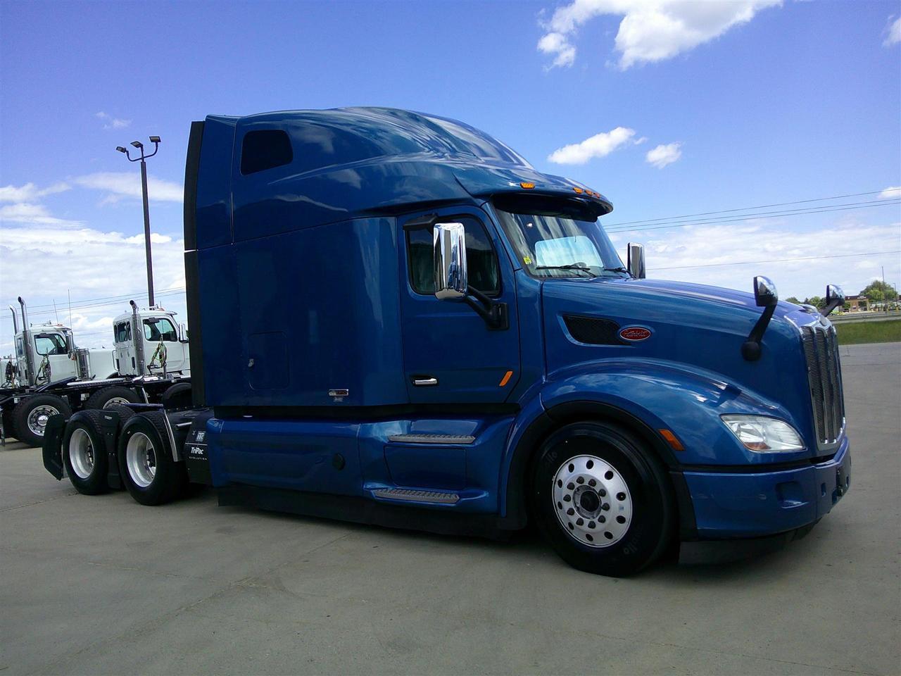 2021 Peterbilt 579 Sleeper