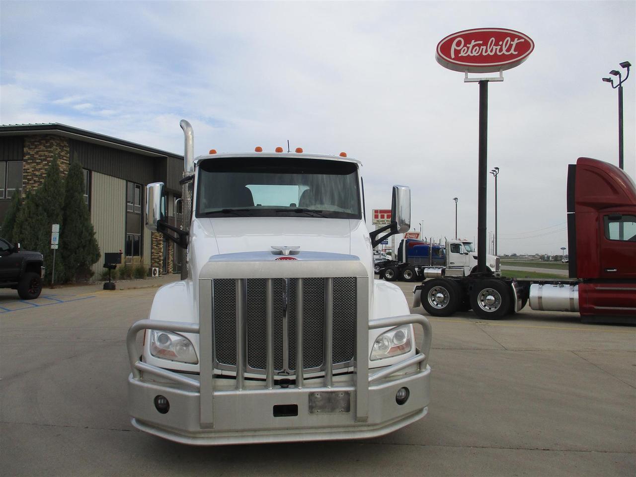 2021 Peterbilt 579 Fargo ND