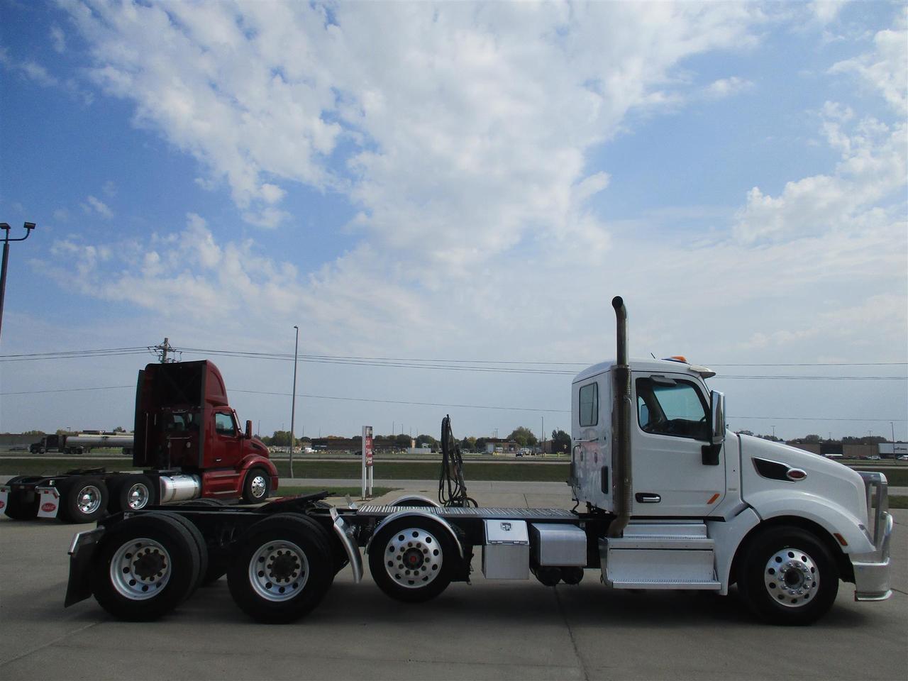 2021 Peterbilt 579 Fargo ND