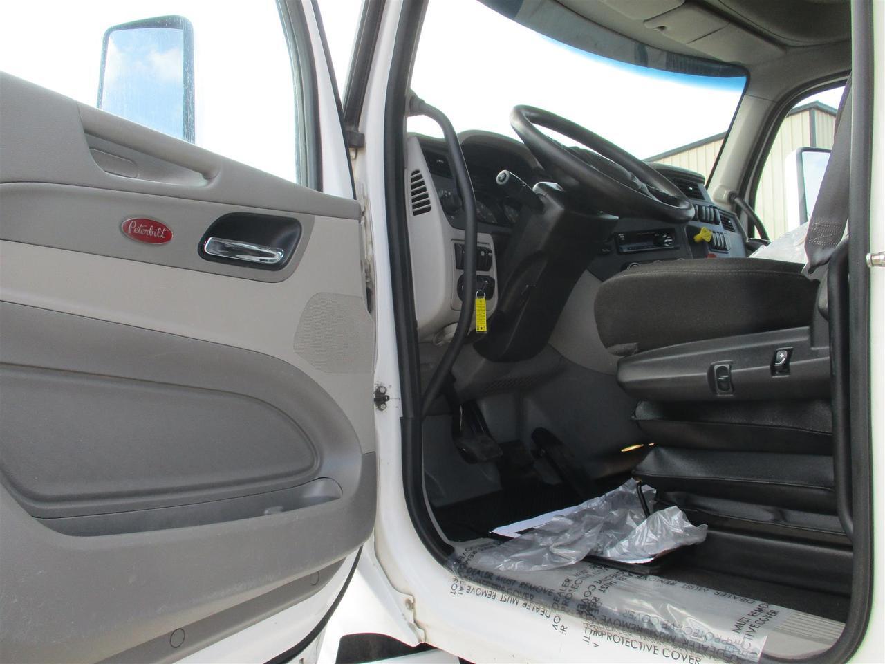 2021 Peterbilt 579 Fargo ND