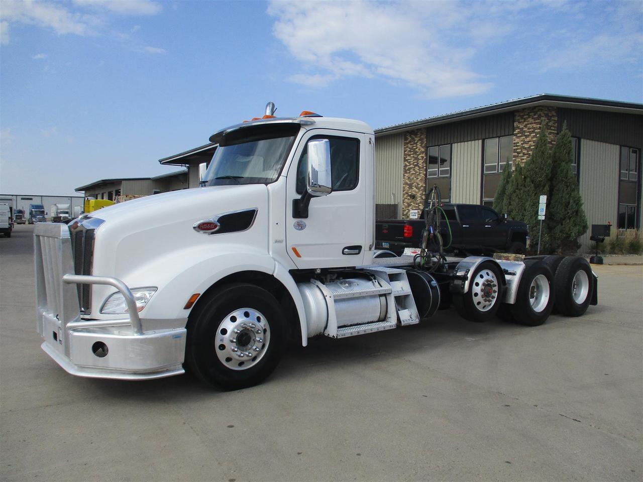 2021 Peterbilt 579 Fargo ND