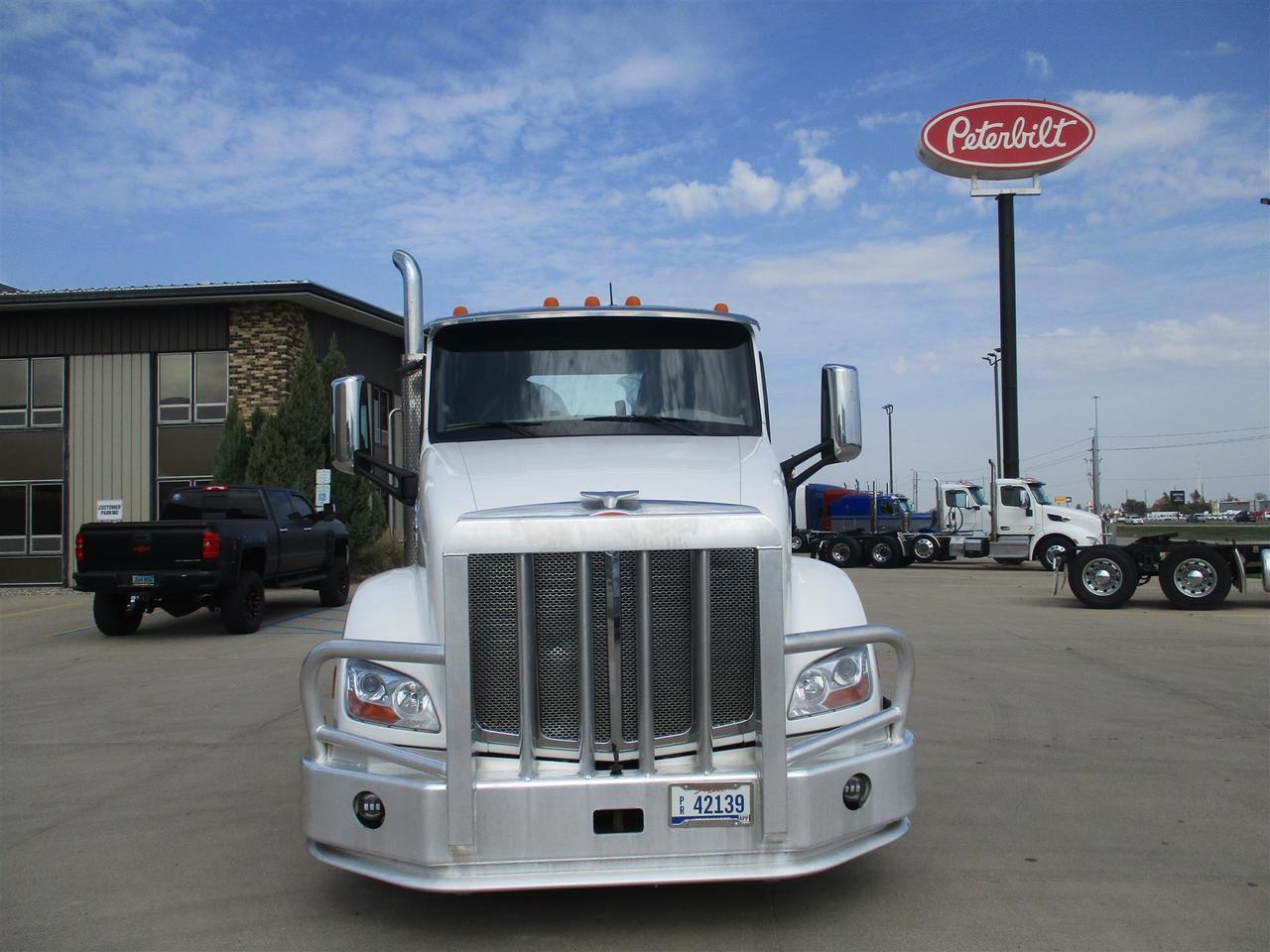 2021 Peterbilt 579 Fargo ND