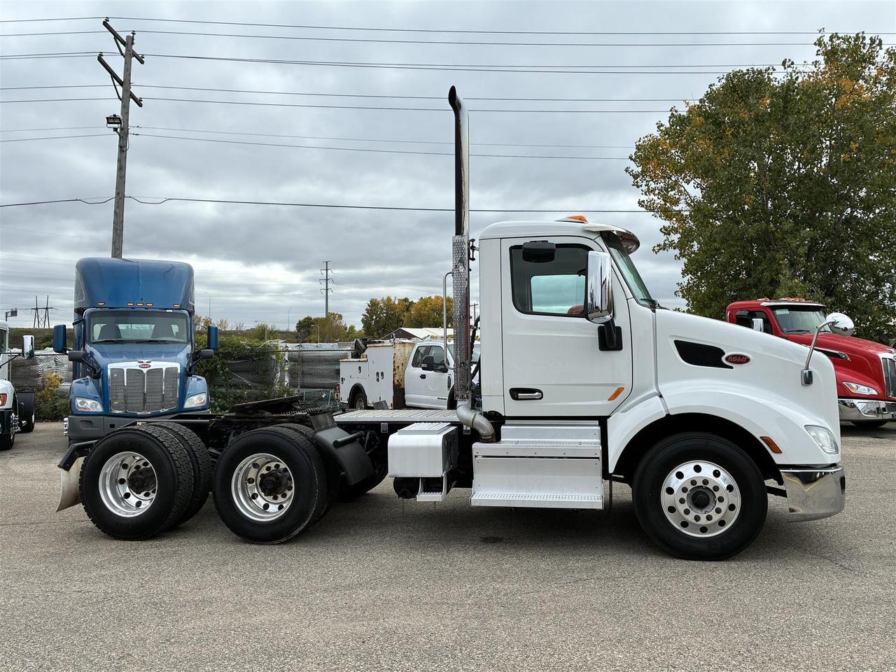 2021 Peterbilt 579 in South St. Paul, MN — photo 5