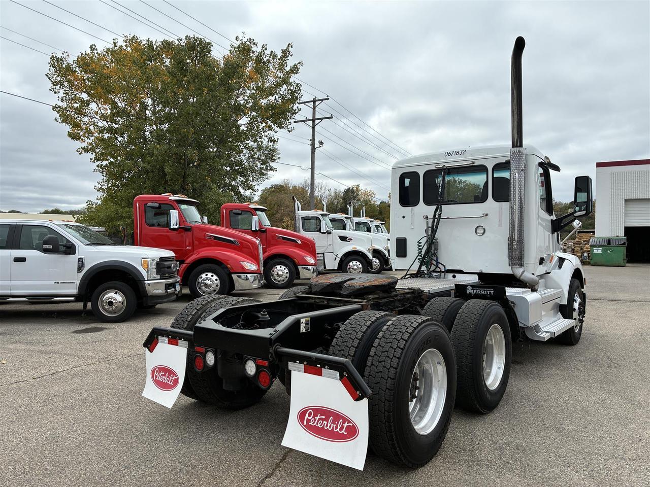 2021 Peterbilt 579 in South St. Paul, MN — photo 6