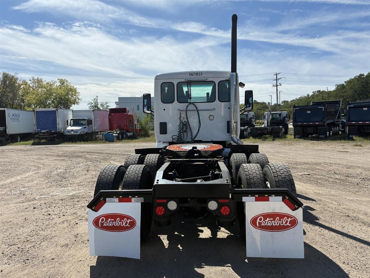 2021 Peterbilt 579 in South St. Paul, MN — photo 5