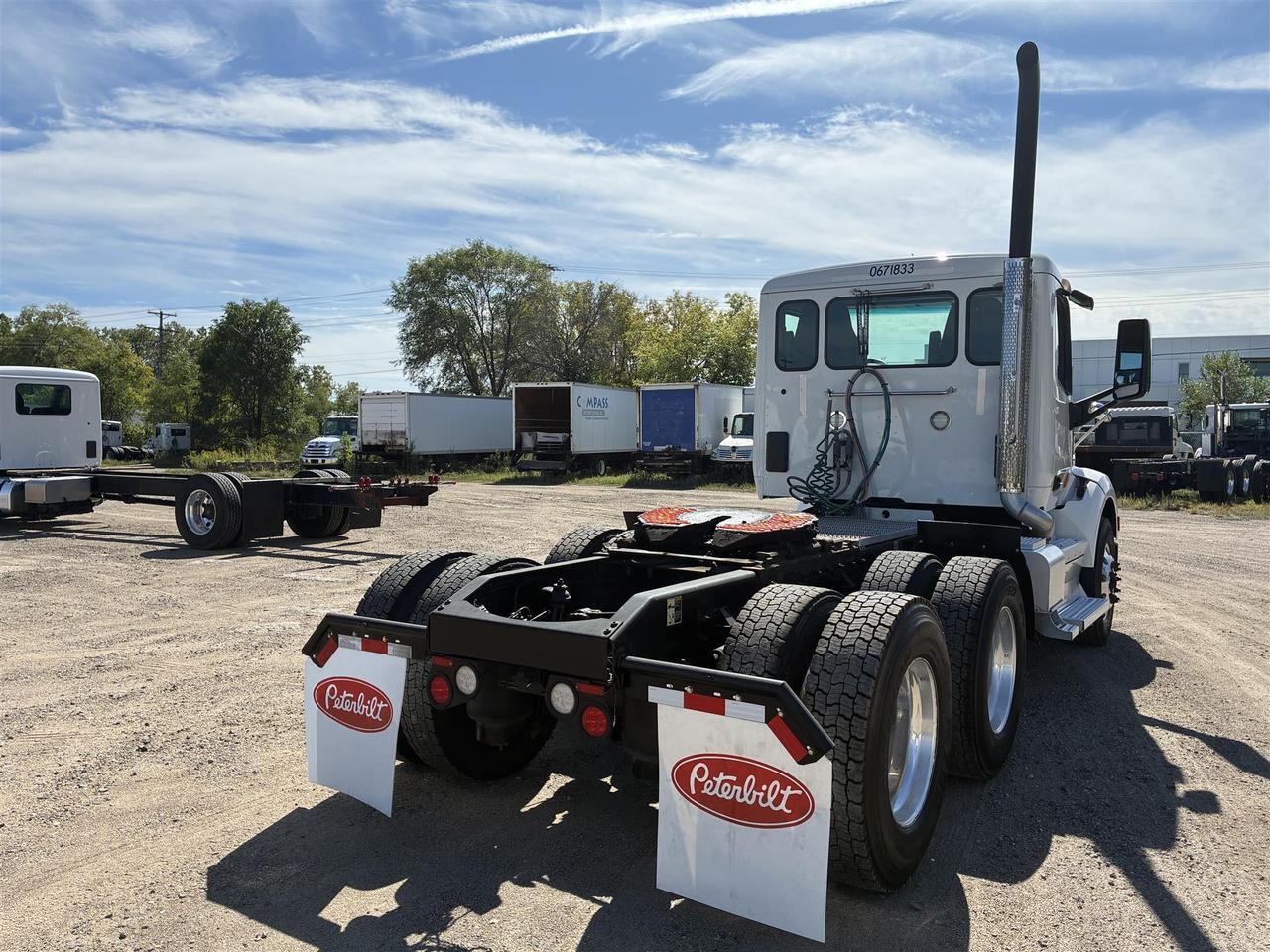 2021 Peterbilt 579 in South St. Paul, MN — photo 6