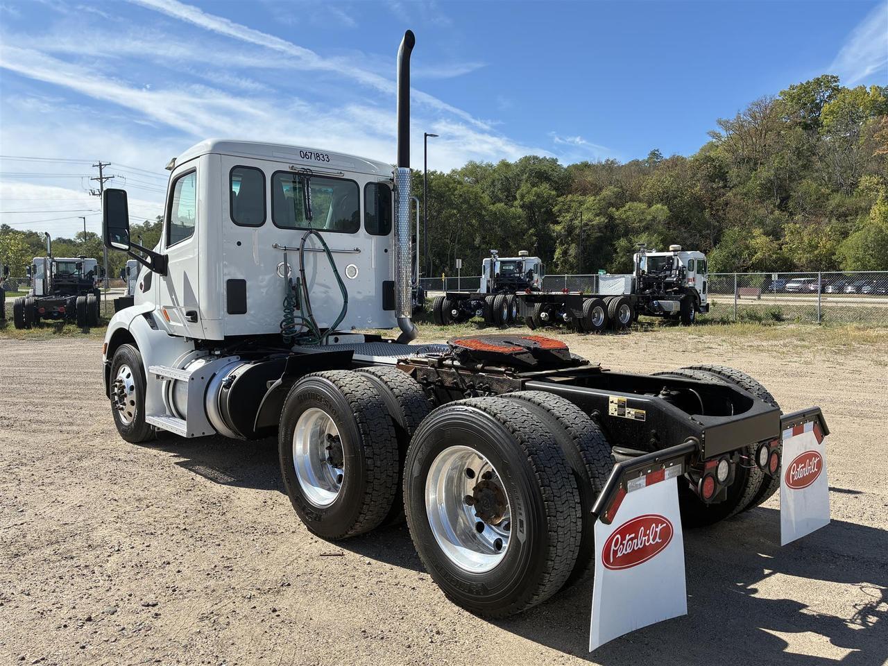 2021 Peterbilt 579 in South St. Paul, MN — photo 4