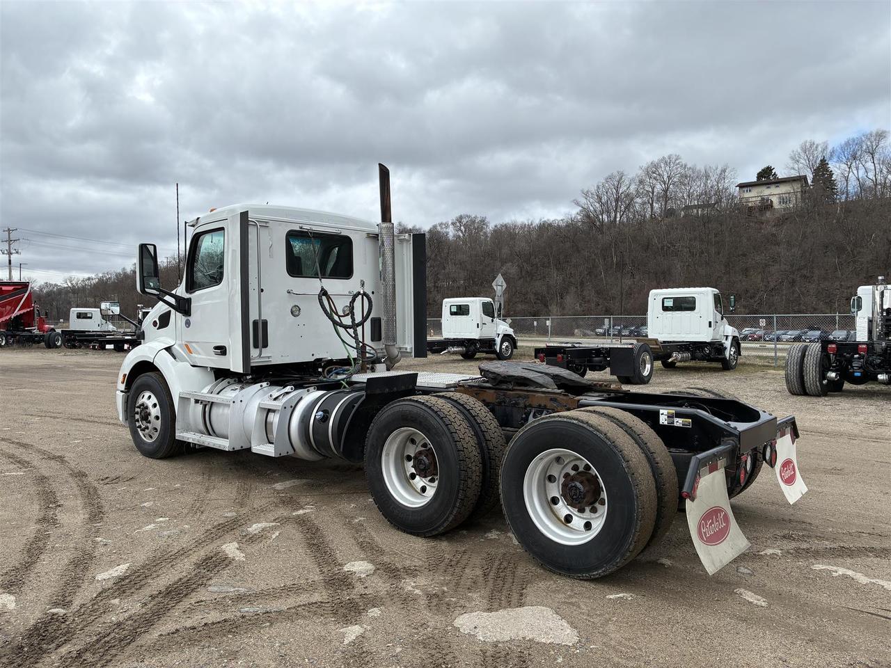2021 Peterbilt 579 Non-Sleeper