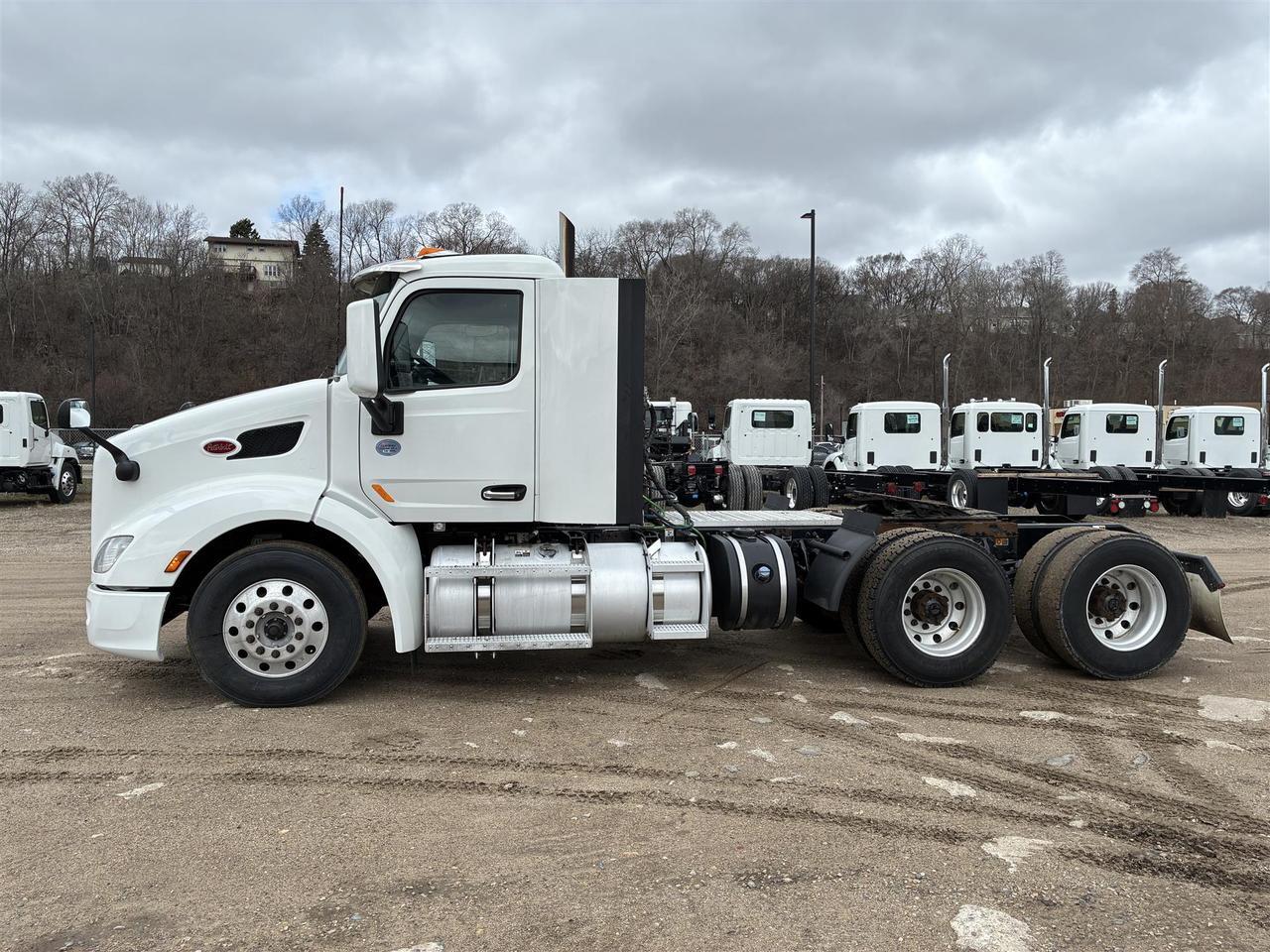 2021 Peterbilt 579 Non-Sleeper