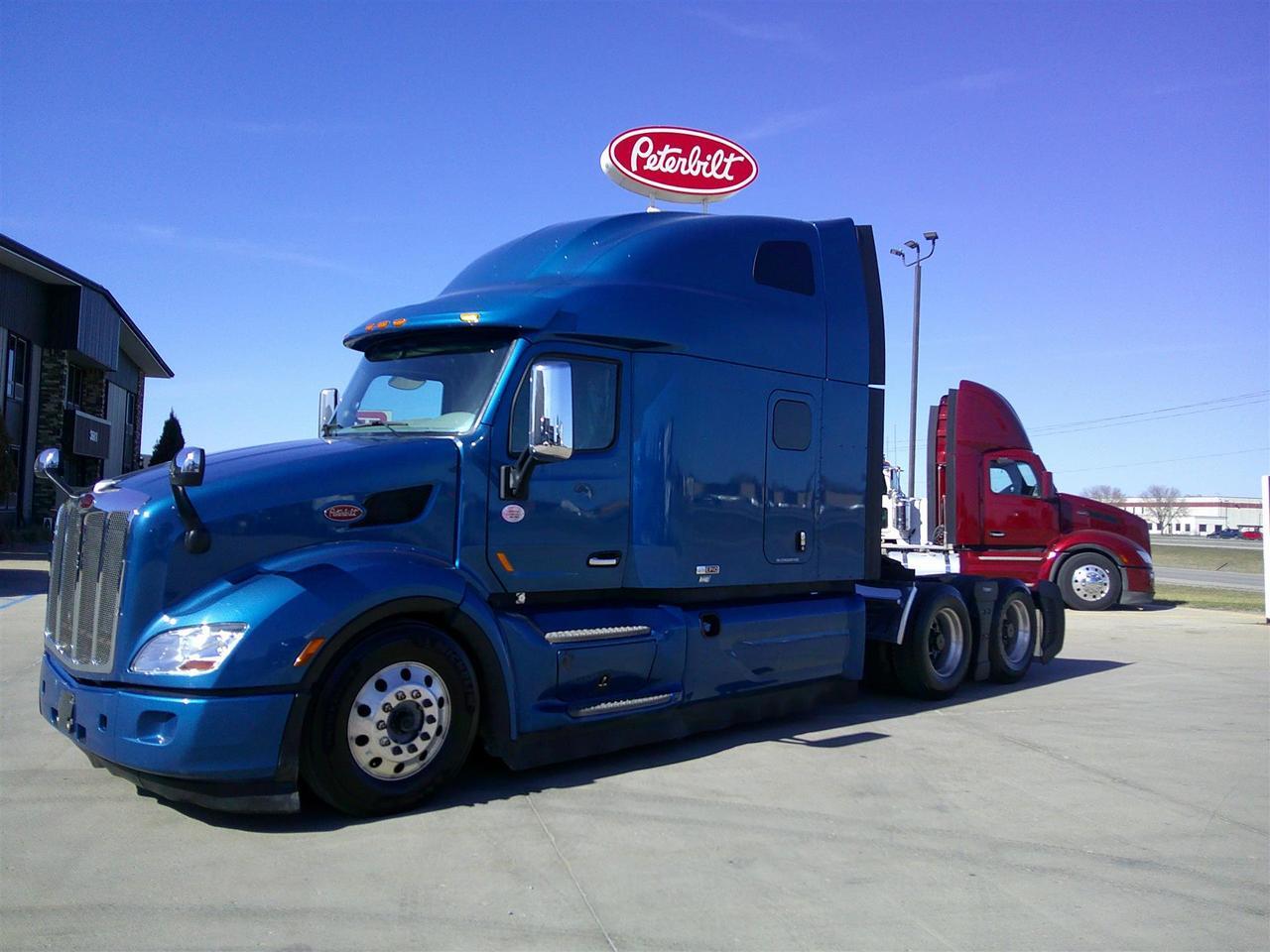 2021 Peterbilt 579 Sleeper