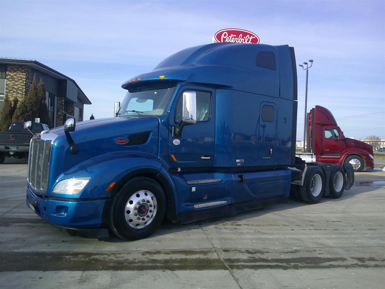 2021 Peterbilt 579 Sleeper