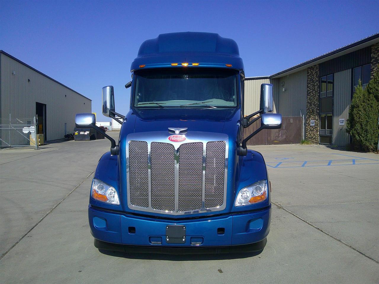2021 Peterbilt 579 Sleeper