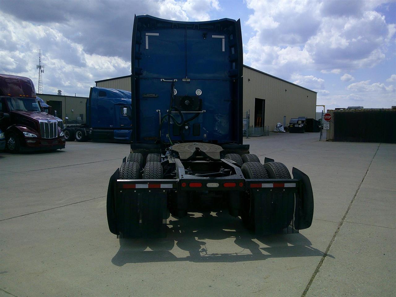 2021 Peterbilt 579 in Fargo, ND — photo 6