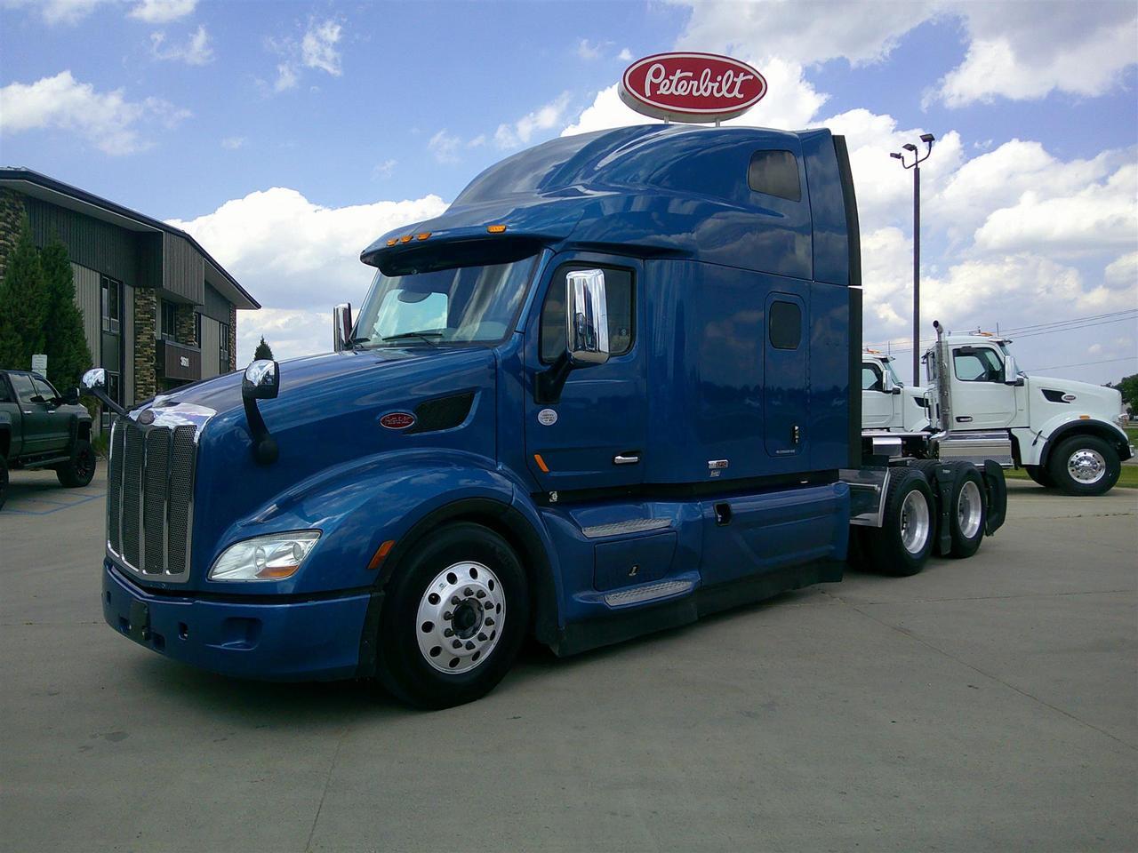 2021 Peterbilt 579 Sleeper