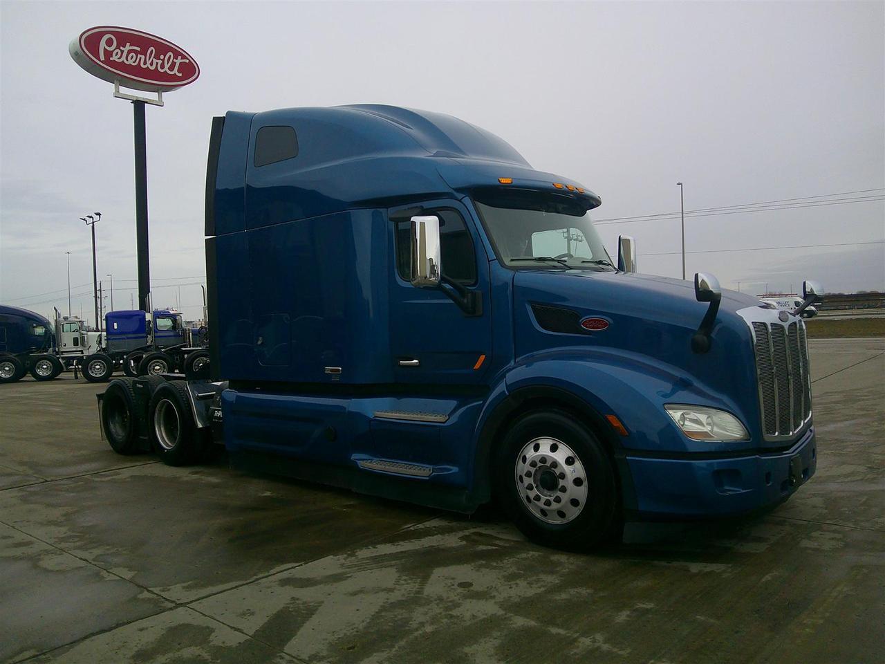 2021 Peterbilt 579 Sleeper