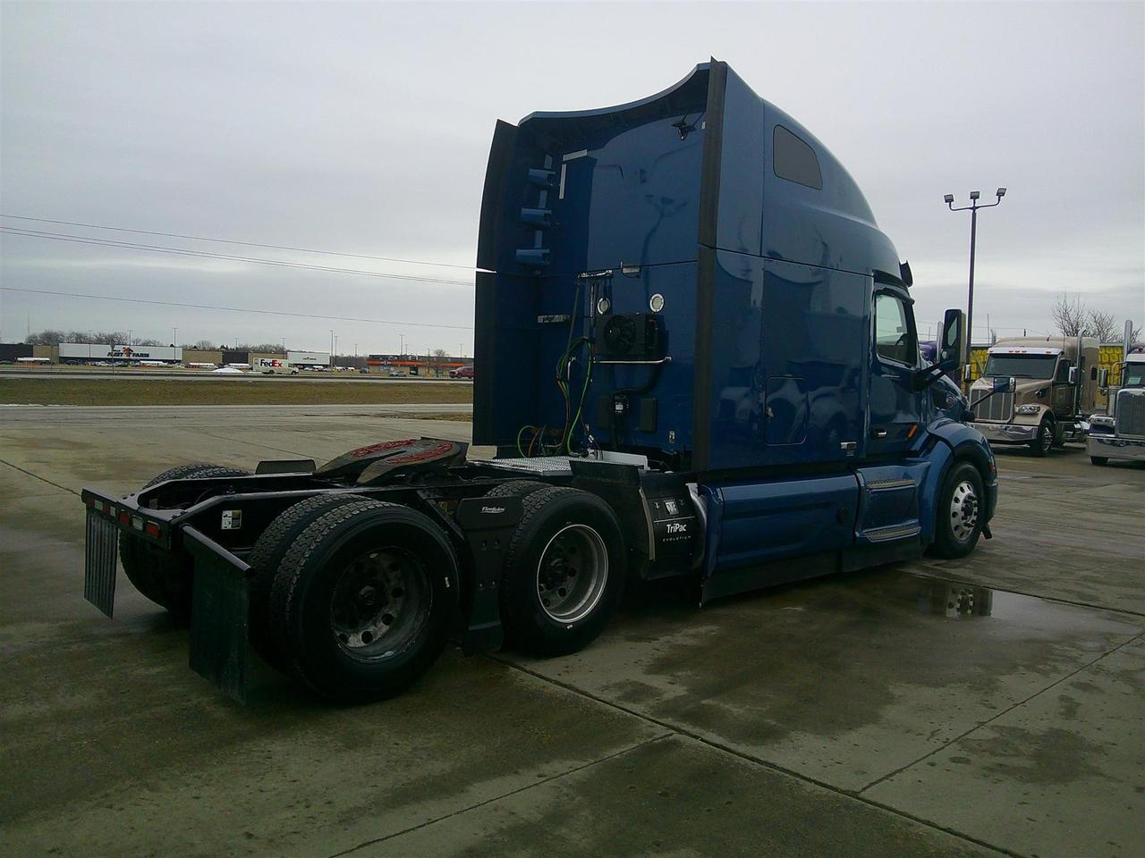 2021 Peterbilt 579 80" Ultraloft Fargo ND