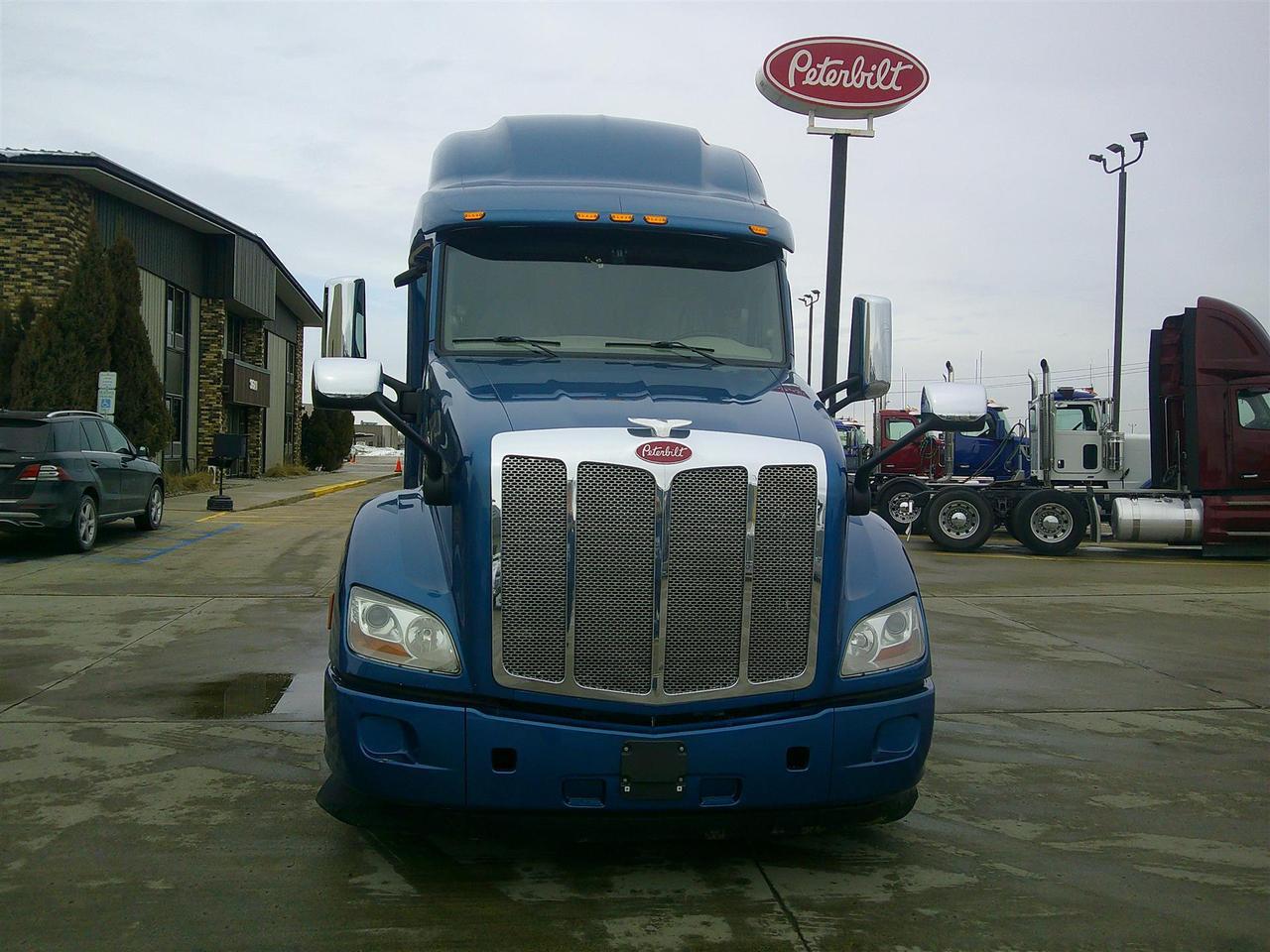 2021 Peterbilt 579 Sleeper