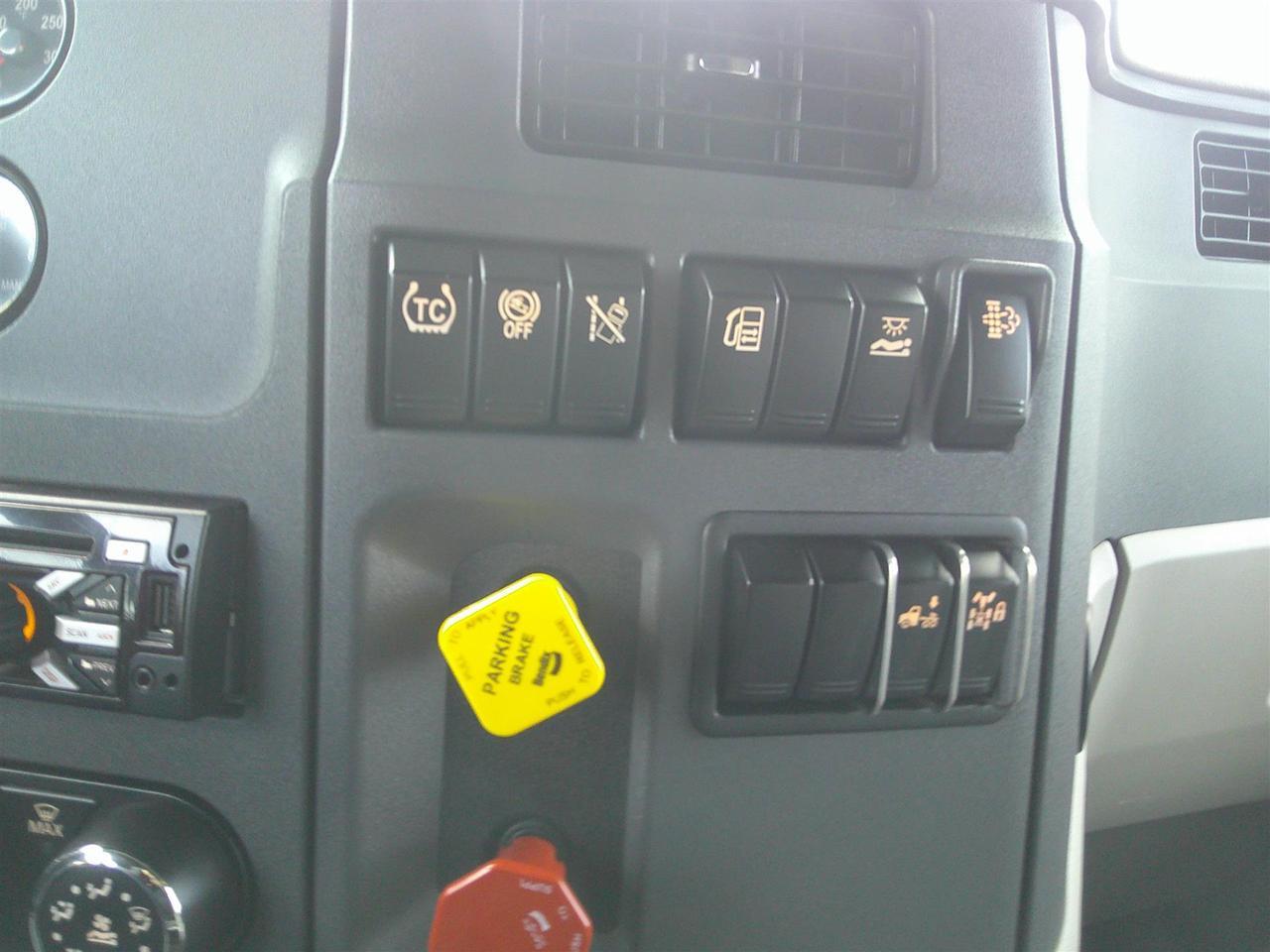 2021 Peterbilt 579 - image 11