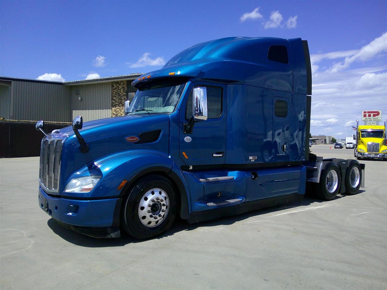 2021 Peterbilt 579 Sleeper