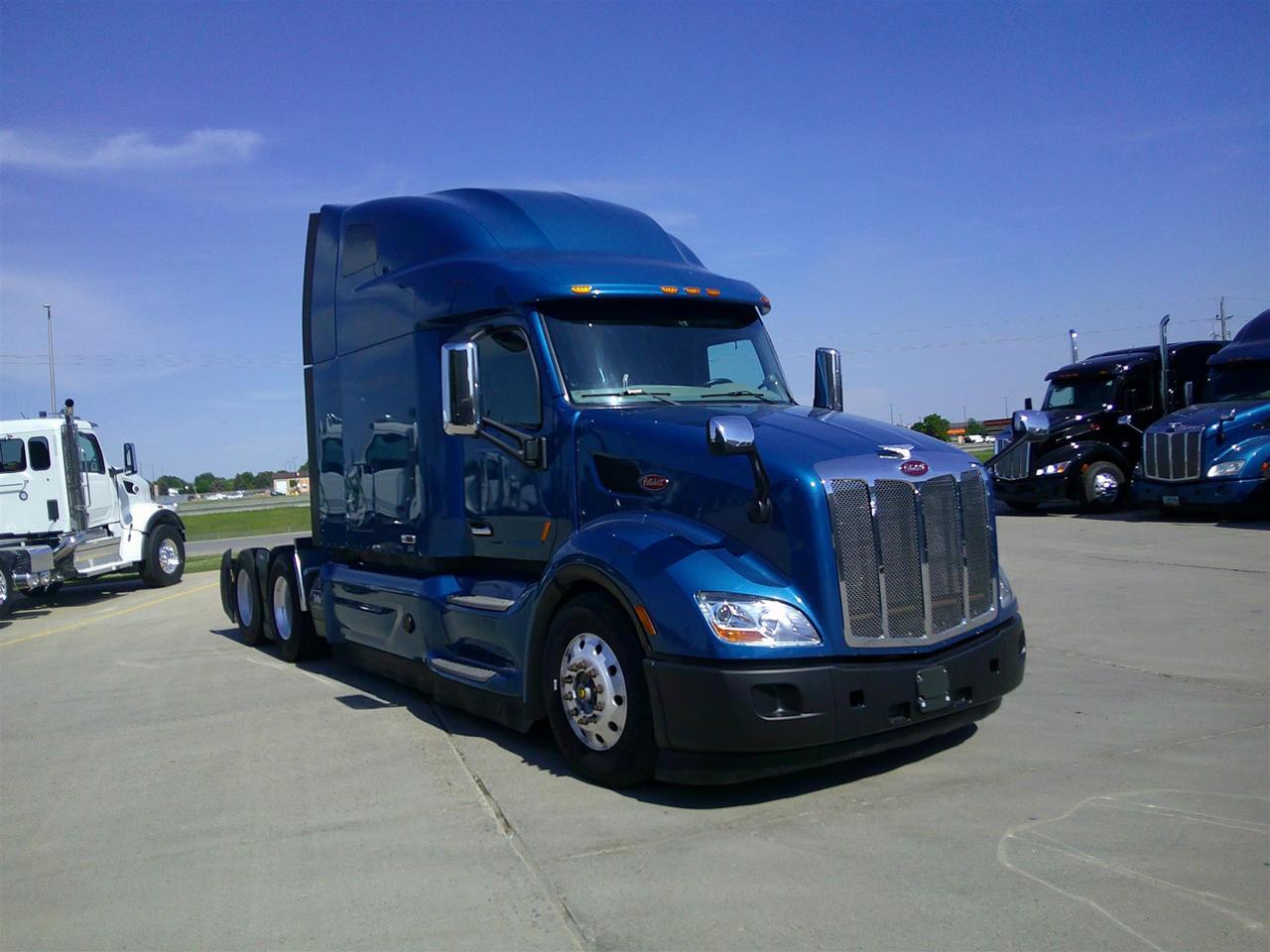 2021 Peterbilt 579 Sleeper