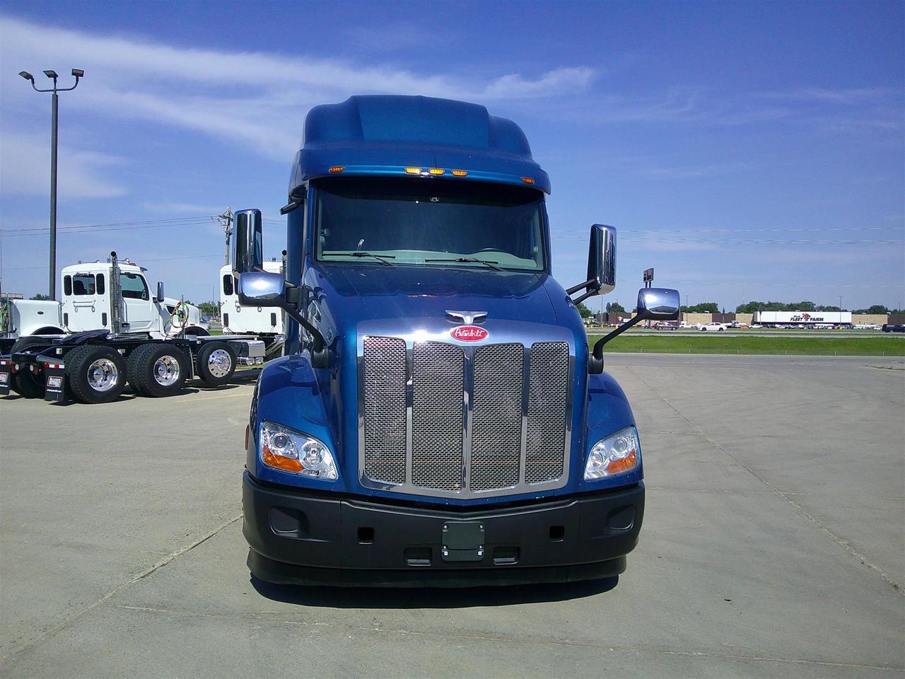2021 Peterbilt 579 Sleeper