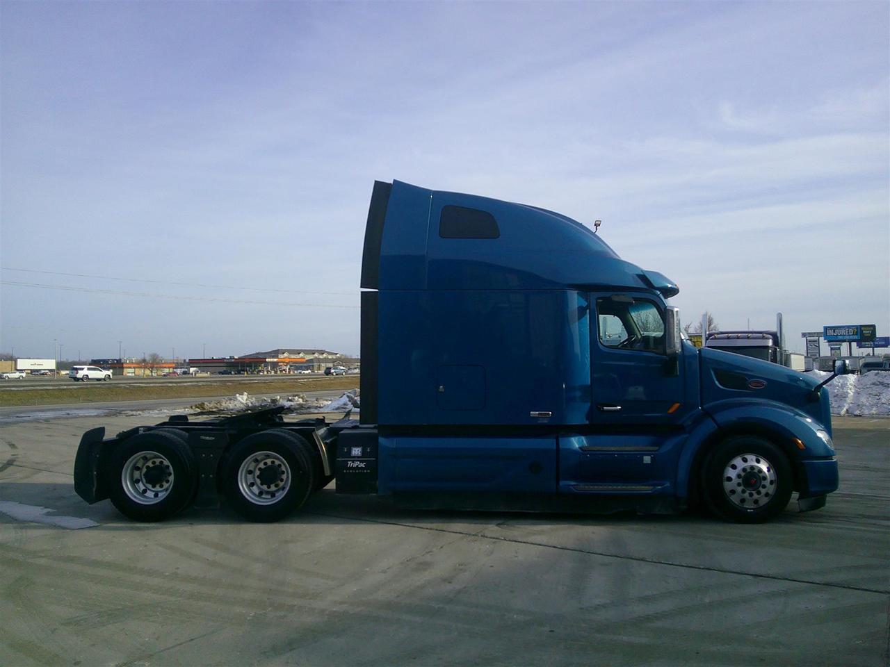 2021 Peterbilt 579 80" Ultraloft Fargo ND