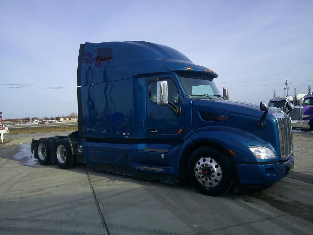 2021 Peterbilt 579 80" Ultraloft Fargo ND
